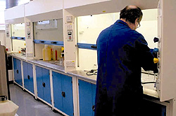 Chemical analysis in fume cupboards