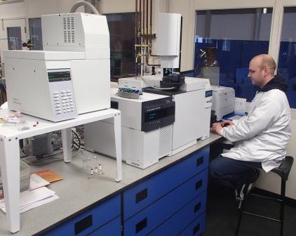 gas chromatography mass spectrometry machine